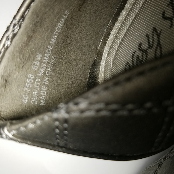 Quilted Shimmer heeled dress shoe. - Picture 9 of 13